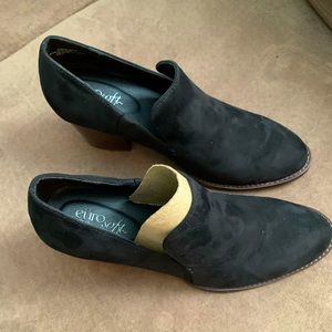 Brand New, in-box, black Women’s ankle boots. Excellent condition.